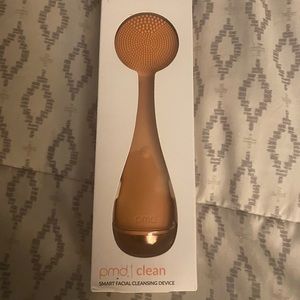 New PMD smart facial brush